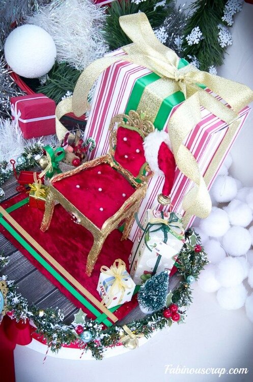 Music box and album &quot;Santa&#039;s chair&quot;