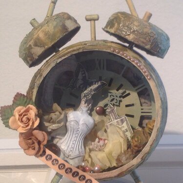 Altered Tim Holtz Assemblage Clock