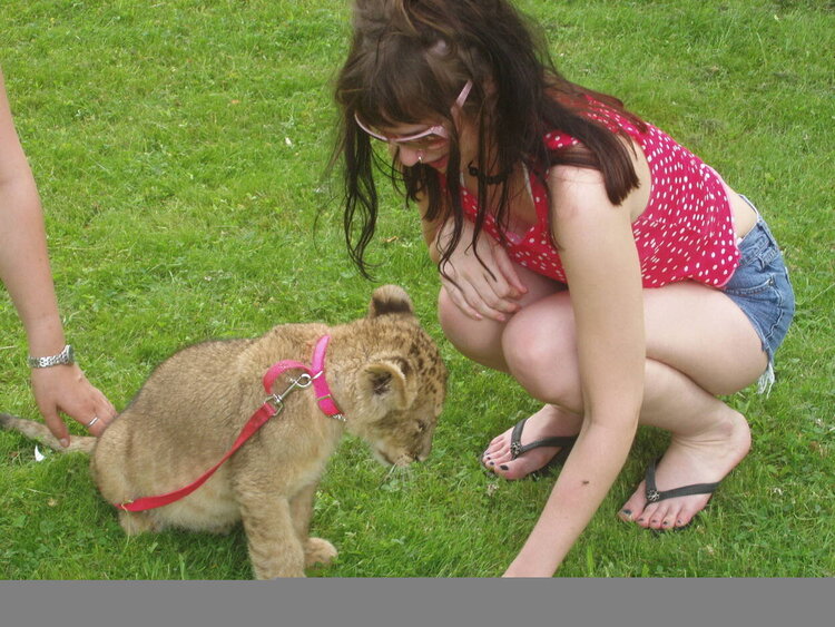 lisa and baby tiger