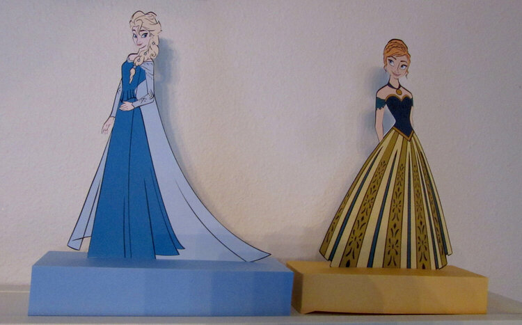 &#039;Print and Cut&#039; Elsa and Anna
