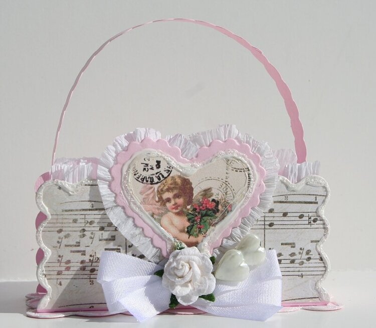 Spellbinders&#039; Valentine favor / treat basket