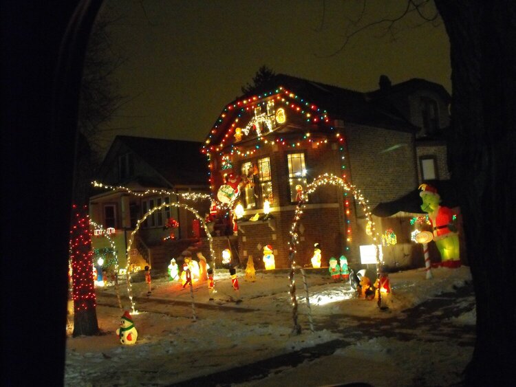 2008-12 #8. Outdoor Christmas Lights (9 pts)