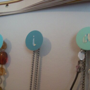 necklace holders 3/3