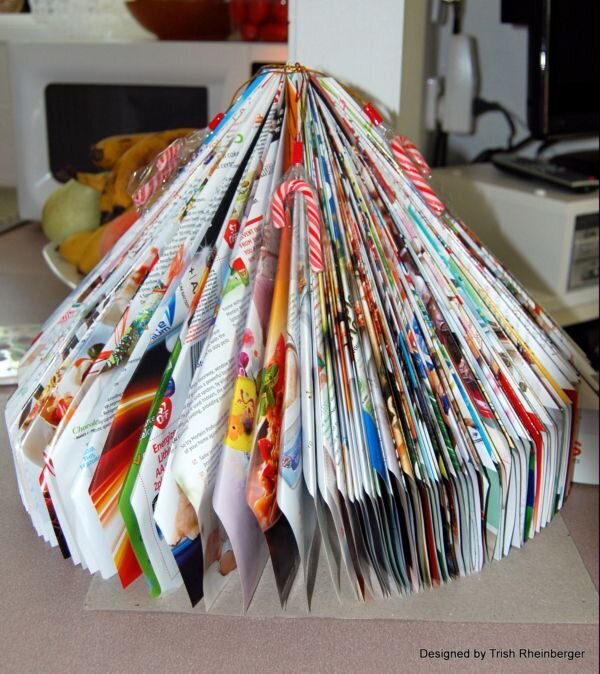 Magazine Christmas tree