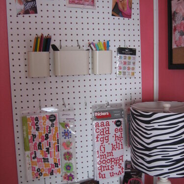 More pics of my pink room :)