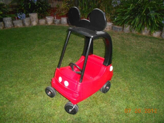 Mickey Cozy Coupe