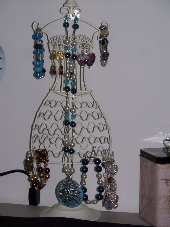 BEADING JEWELRY