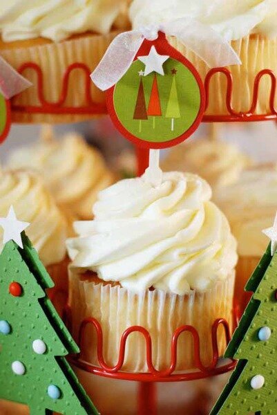 &quot;Cupcake Tree Toppers&quot; Pebbles DT