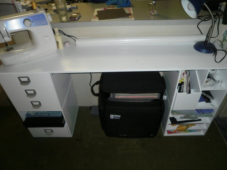My Super Clean Scrap Desk!!!
