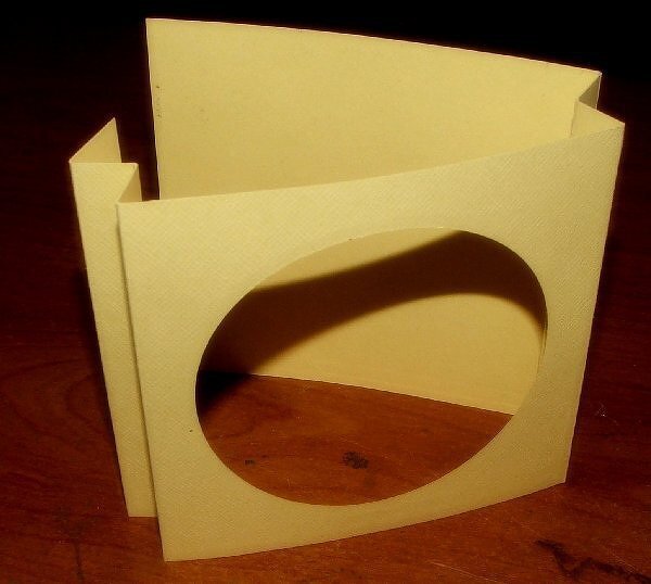 WF10 folded aperture style card