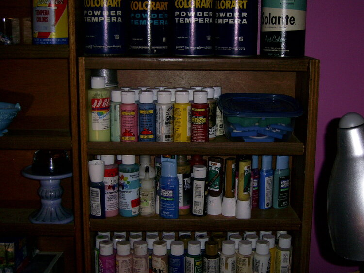 Shelf for paints