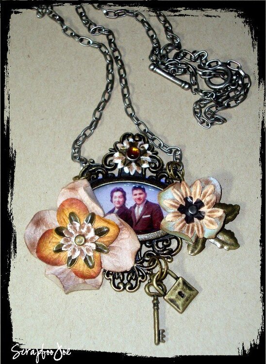 Mom`s metal necklace