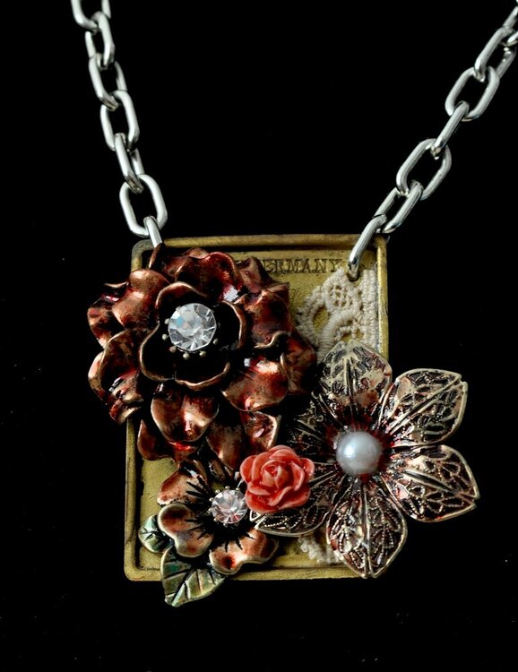 Rose Vintage Trinkets Necklace *Prima*