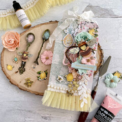 Spring Bumblebee Tag with Prima Miel Collection