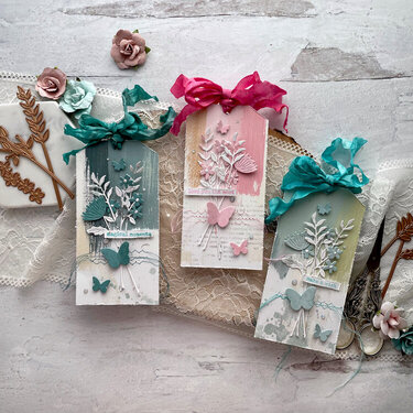 Monochromatic Floral Tags