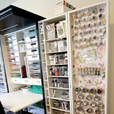 Magnetic Board Storage with Jars and Blending Foams