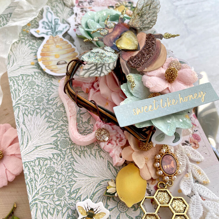 Spring Bumblebee Tag with Prima Miel Collection