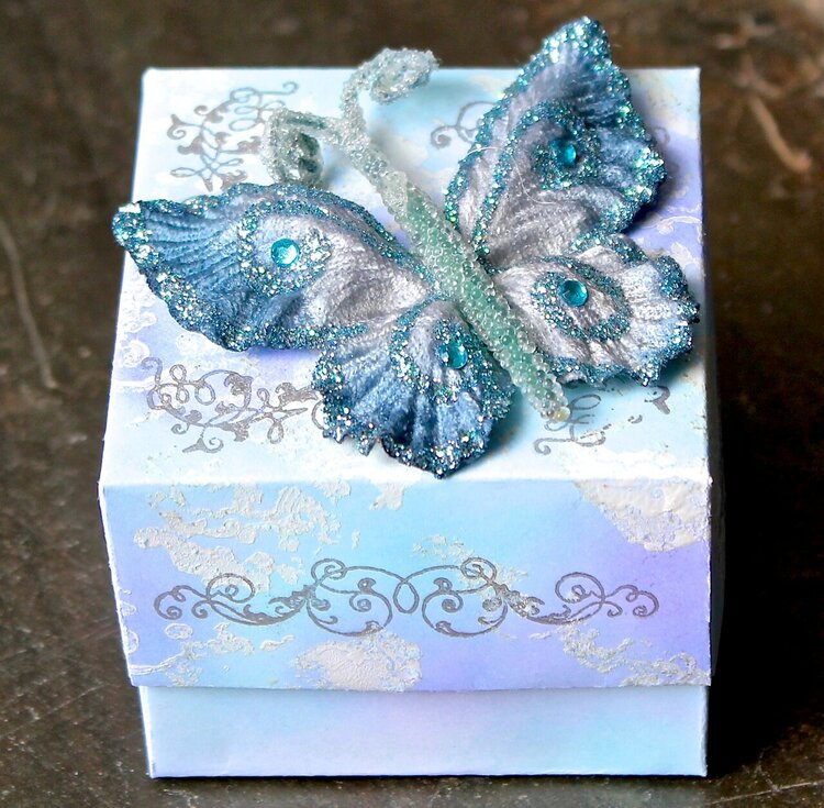 Gift Box (Something Tattered + ColorBox)