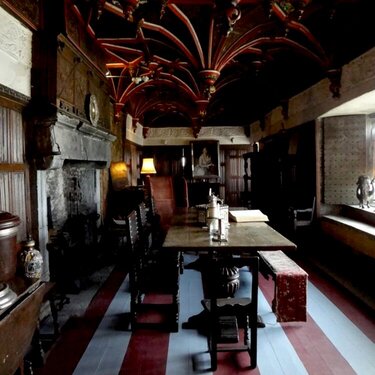 Bunratty Castle eating room