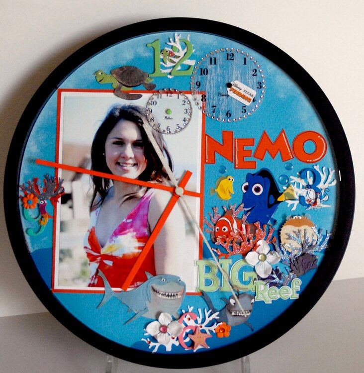 Disney&#039;s Nemo Clock
