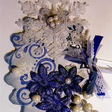 blue and white gift tag
