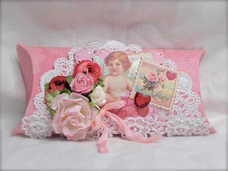 Shabby Chic Valentine&#039;s Pillow Box