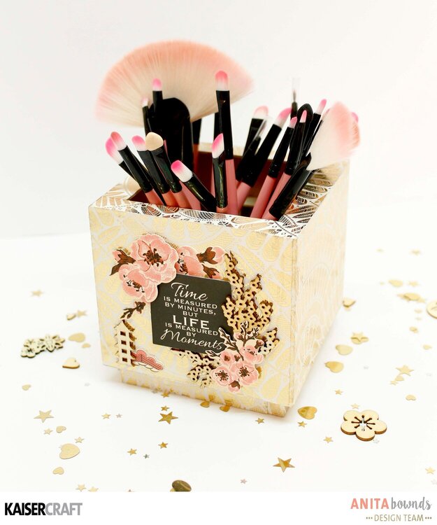 Makeup brush box - kaisercraft dt