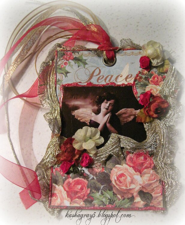PEACE TAG - ~Scraps of Elegance~ Mistletoe Memories December Kit 2013