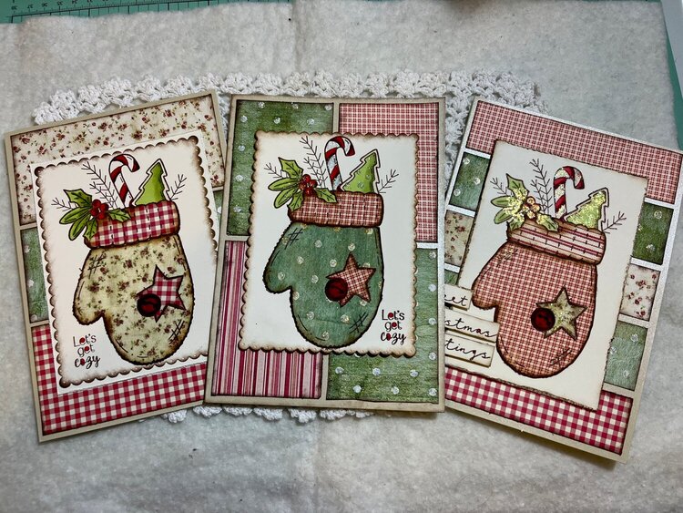 Paper-pieced Mitten Cards 