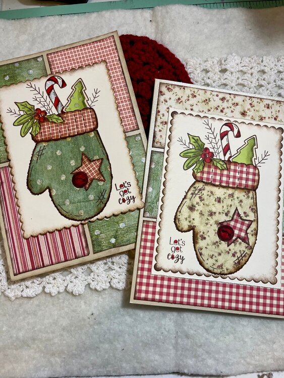 Paper-pieced Mitten Cards 