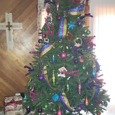 Dat time photo of tree with SS gifts