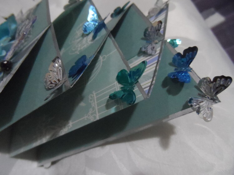 Double ZigZag Cascading Card
