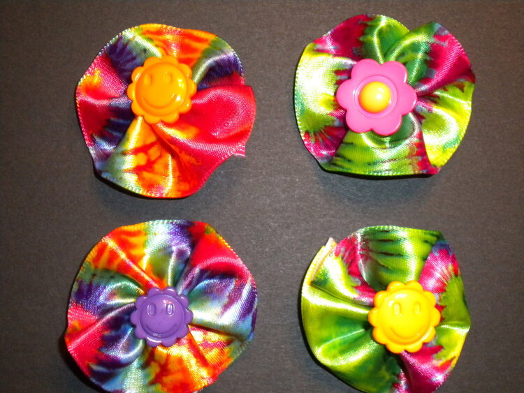 Tye Dye Flowers... with adorable button centers!