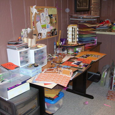 11/1 Messy Desk