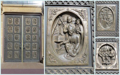 Main doors of  Basilica De San Fransisco Santa Fe