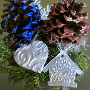 December mini ornament