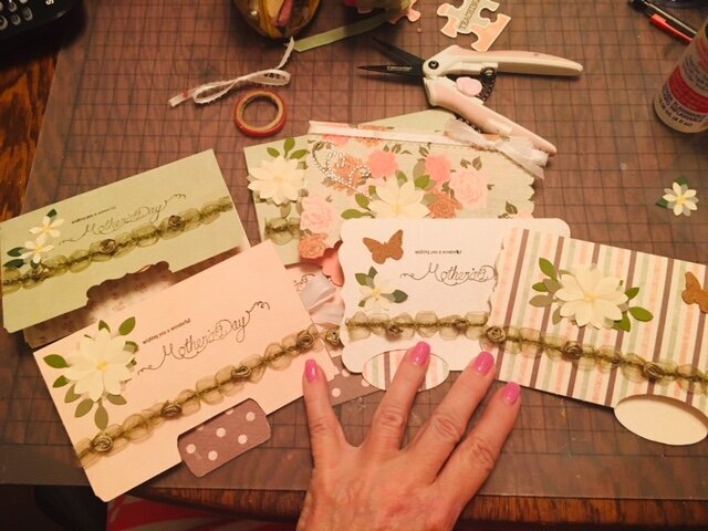 Making Mother&#039; Day Cards