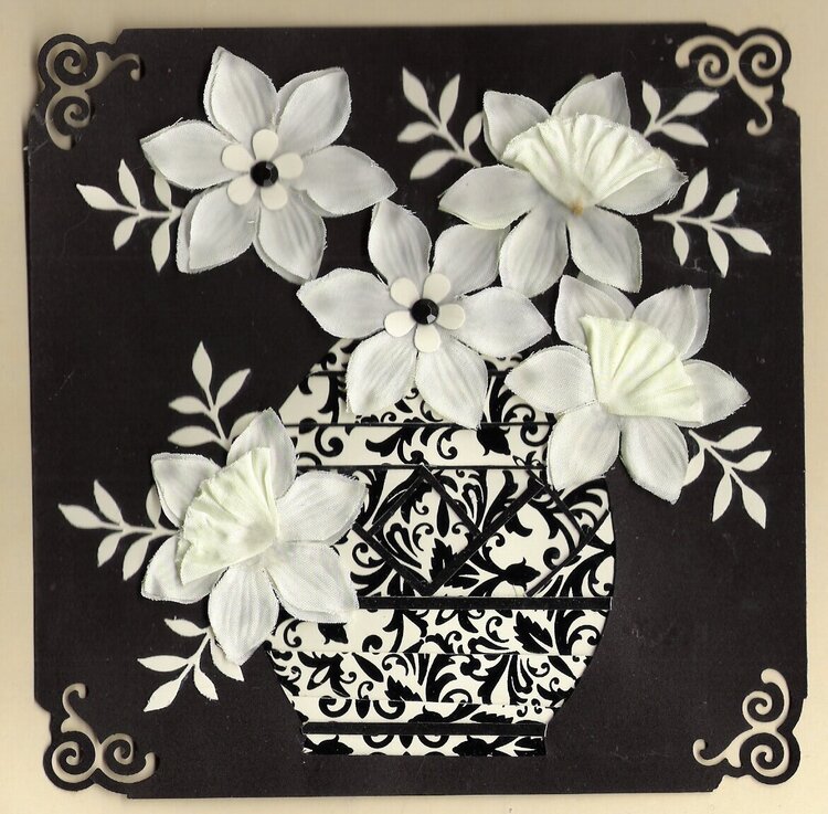 Black and white Iris folded Vase card.