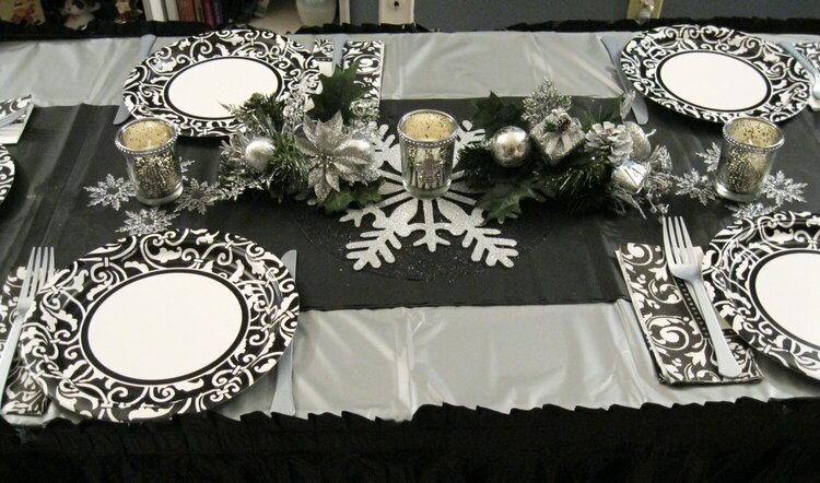 NEW YEAR&#039;S EVE TABLE CENTERPIECE