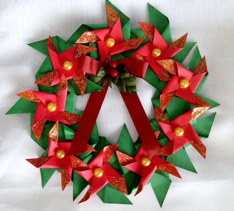 PINWHEEL CHRISTMAS WREATH