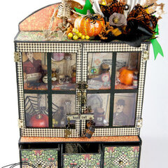 Master Detective Curio Cabinet