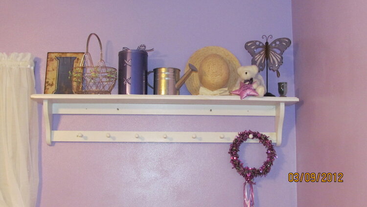 DD&#039;s shelf-girly things....