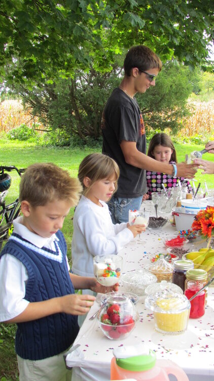 Ice Cream sundae Bar-Twins&#039; Birthday