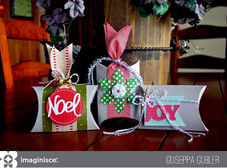 Christmas Pillow Boxes *Imaginisce*