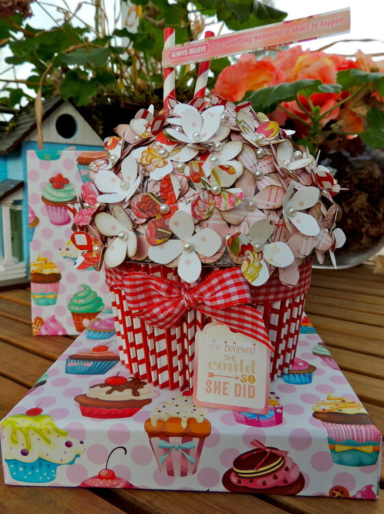 Cupcake for a friend *MCS LE Kit Aug 2014*