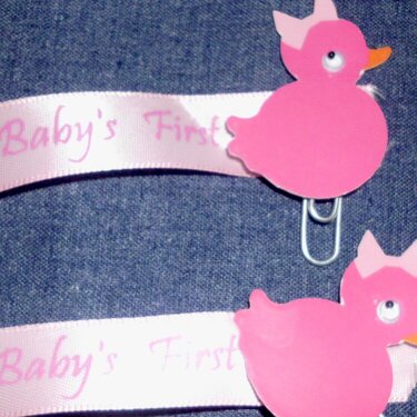 Pink ducks paper clips