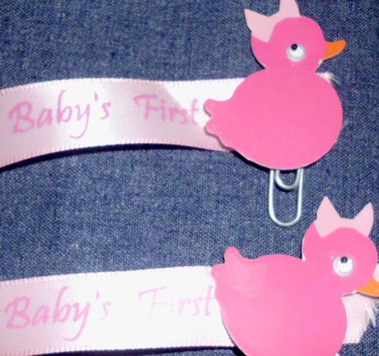Pink ducks paper clips