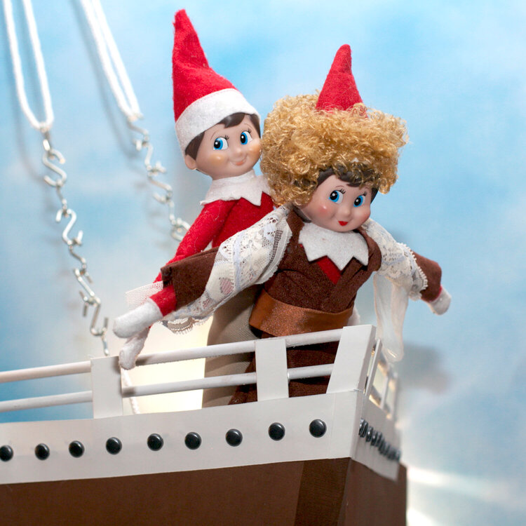 Elf on the Shelf does &#039;Titanic&#039;