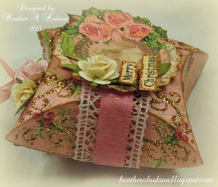Vintage Victorian Shabby Chic Pink Christmas Pillow Box Ornament