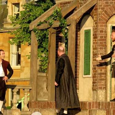 Shakespeare actors in the setting sun